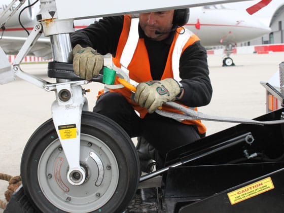 Airlift AL45 electric towbarless tug