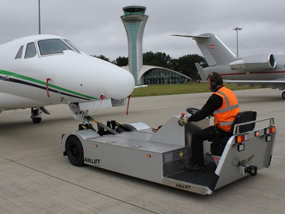 Airlift AL45 electric towbarless tug